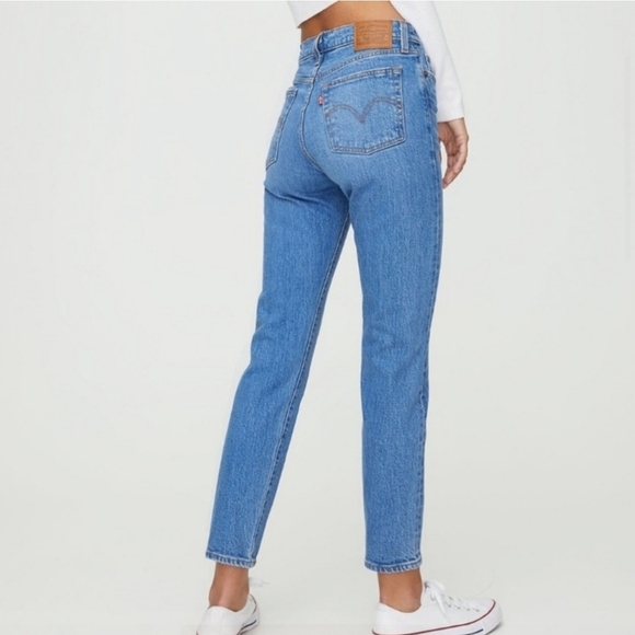 Levi's Premium Wedgie Jeans Distressed Knee‎ Size 27 - Picture 2 of 12